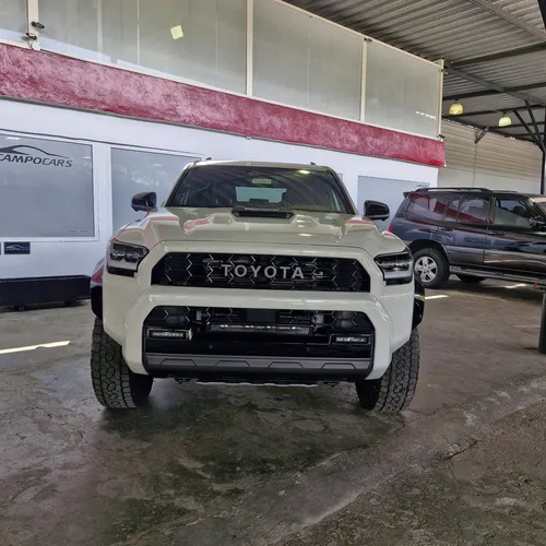 Toyota 4Runner TRD PRO 2025 Blanco Caracas
