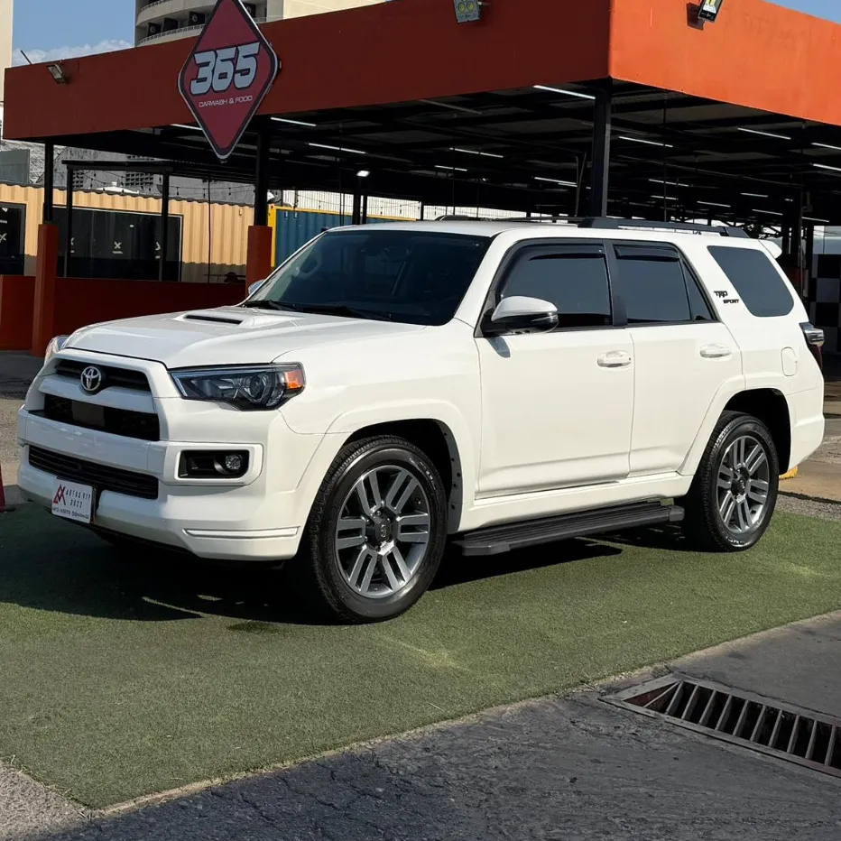 Toyota 4Runner TRD Pro 2023 Gris Lechería