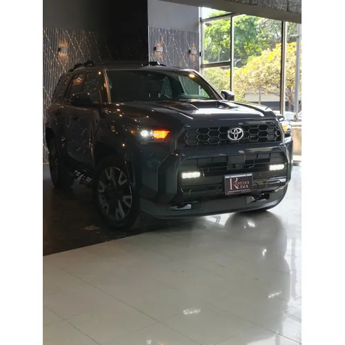 Toyota 4Runner 2025 Gris Caracas