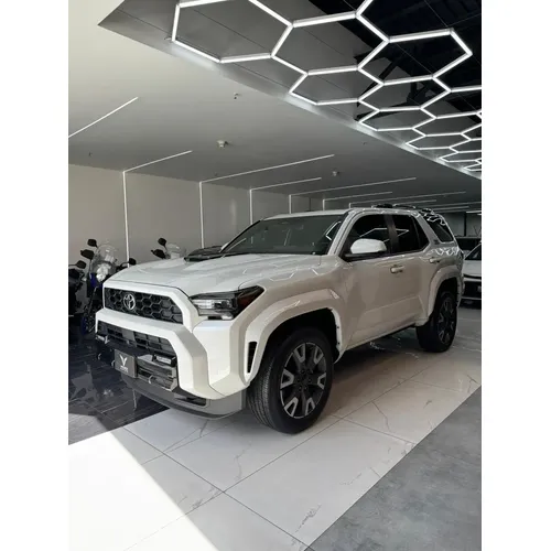 Toyota 4Runner TRD Sport 2025 Blanco Caracas