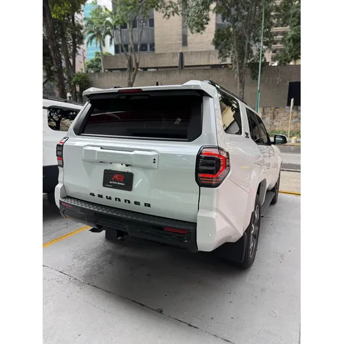 Toyota 4Runner TRD Sport 2025 Blanco Caracas