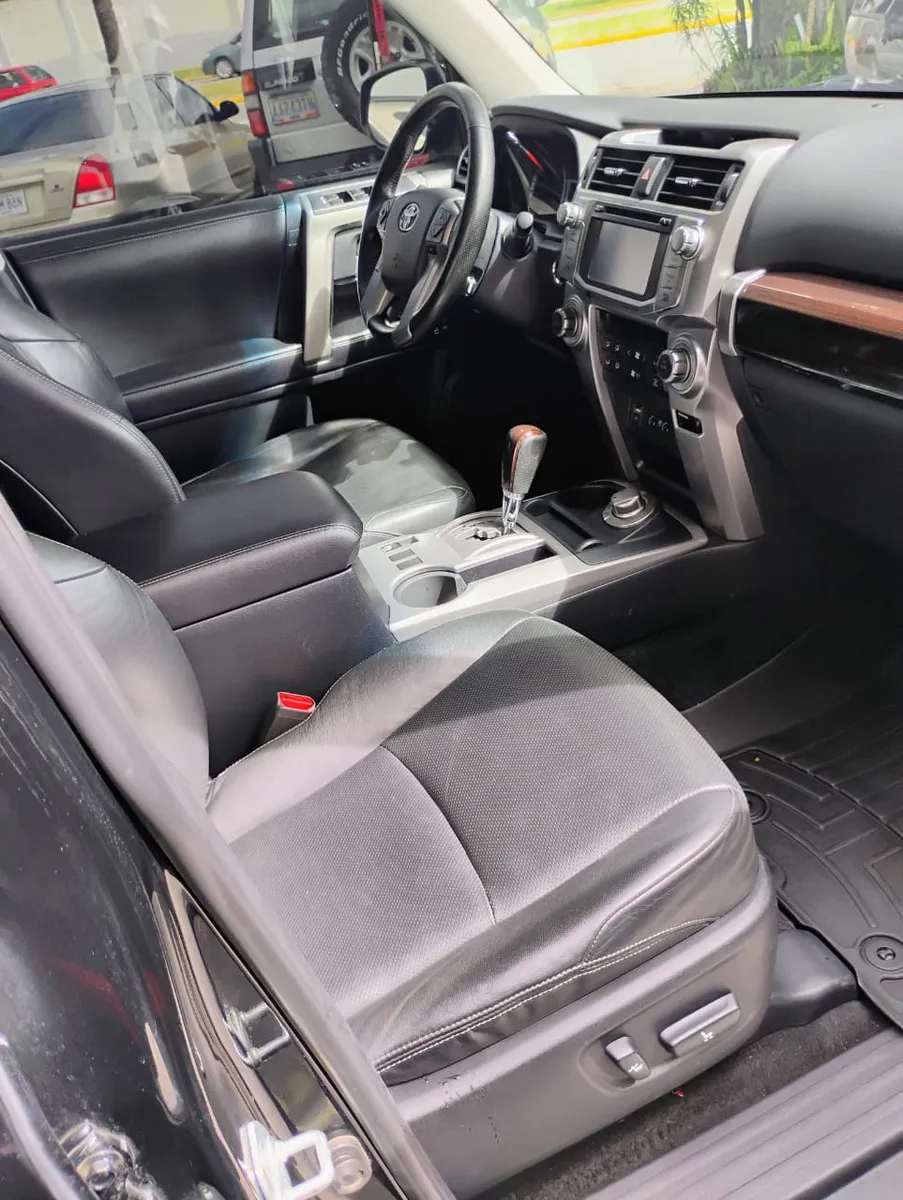 Toyota 4Runner Limited 2017 Negro Maracay