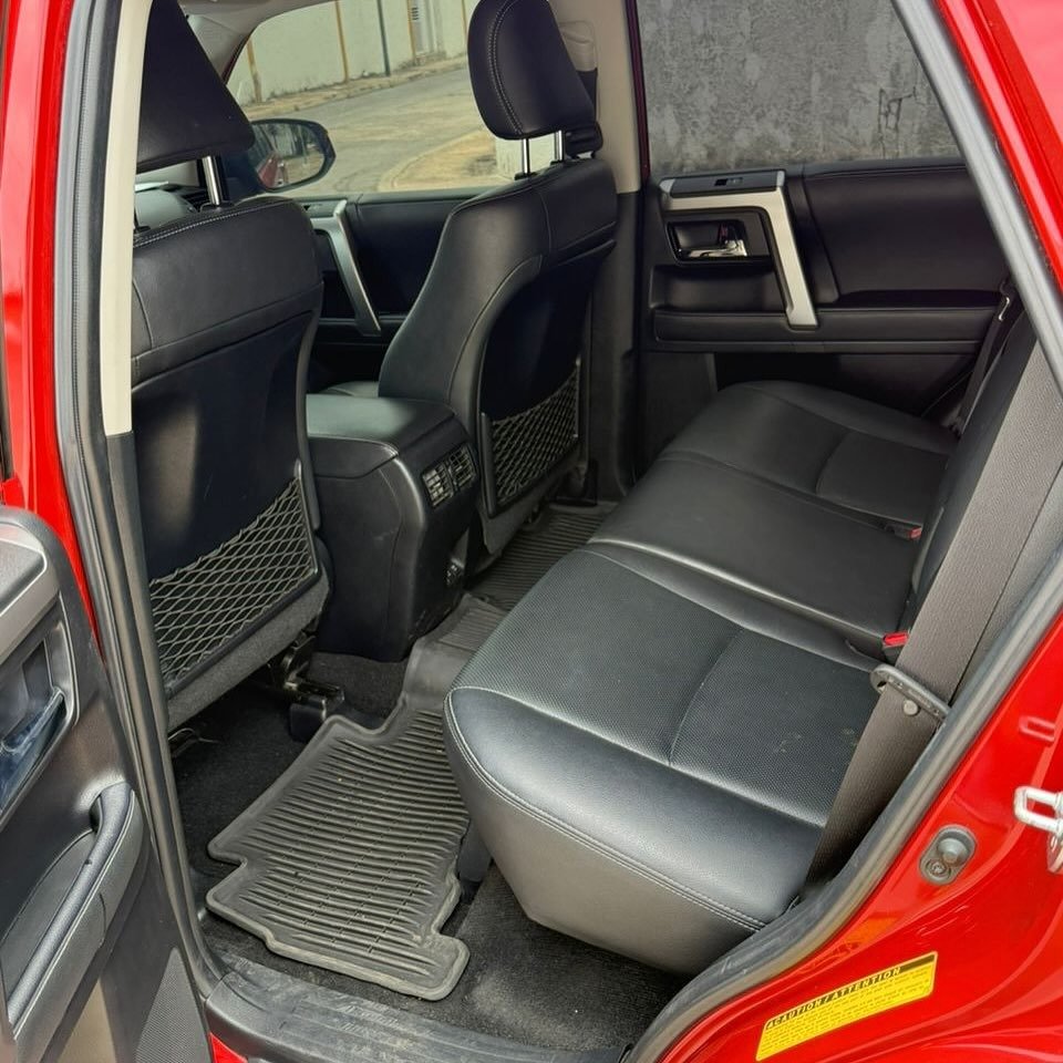 Toyota 4uRnner Limited 2021 Vinotinto