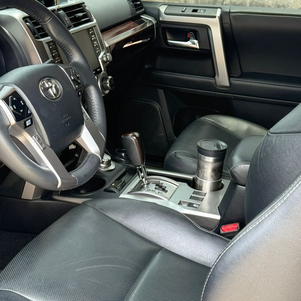 Toyota 4uRnner Limited 2021 Vinotinto