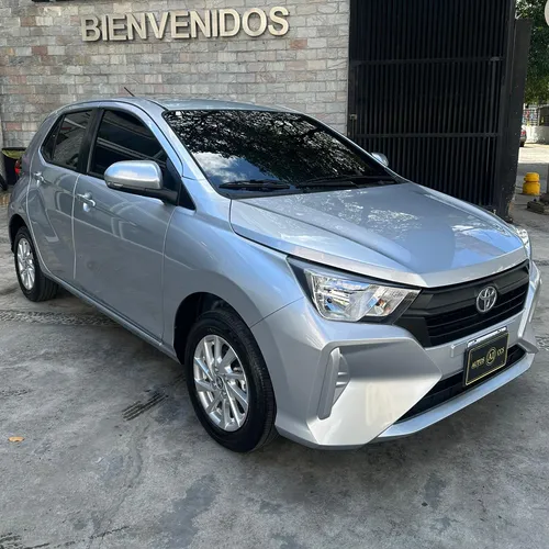 Toyota AGYA 2026 Plateado Caracas