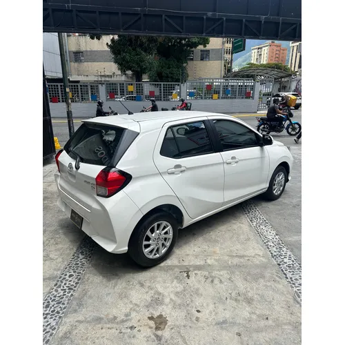 Toyota AGYA 2026 Blanco Caracas
