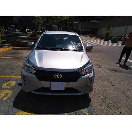 Toyota AGYA 2026 Plateado Caracas