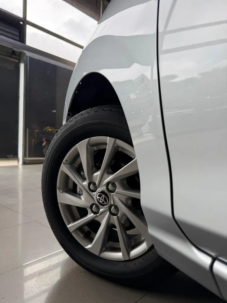 Toyota AGYA 2026 Plateado Caracas