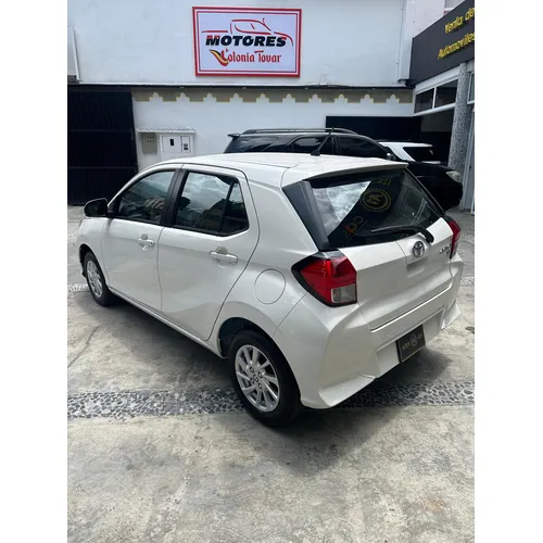 Toyota AGYA 2026 Blanco Caracas