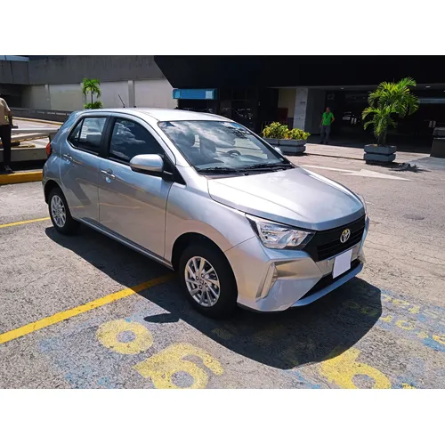 Toyota AGYA 2026 Plateado Caracas