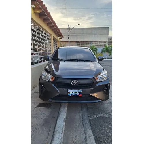 Toyota AGYA 2025 Gris Caracas