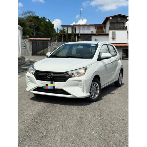 Toyota AGYA 2025 Blanco Caracas