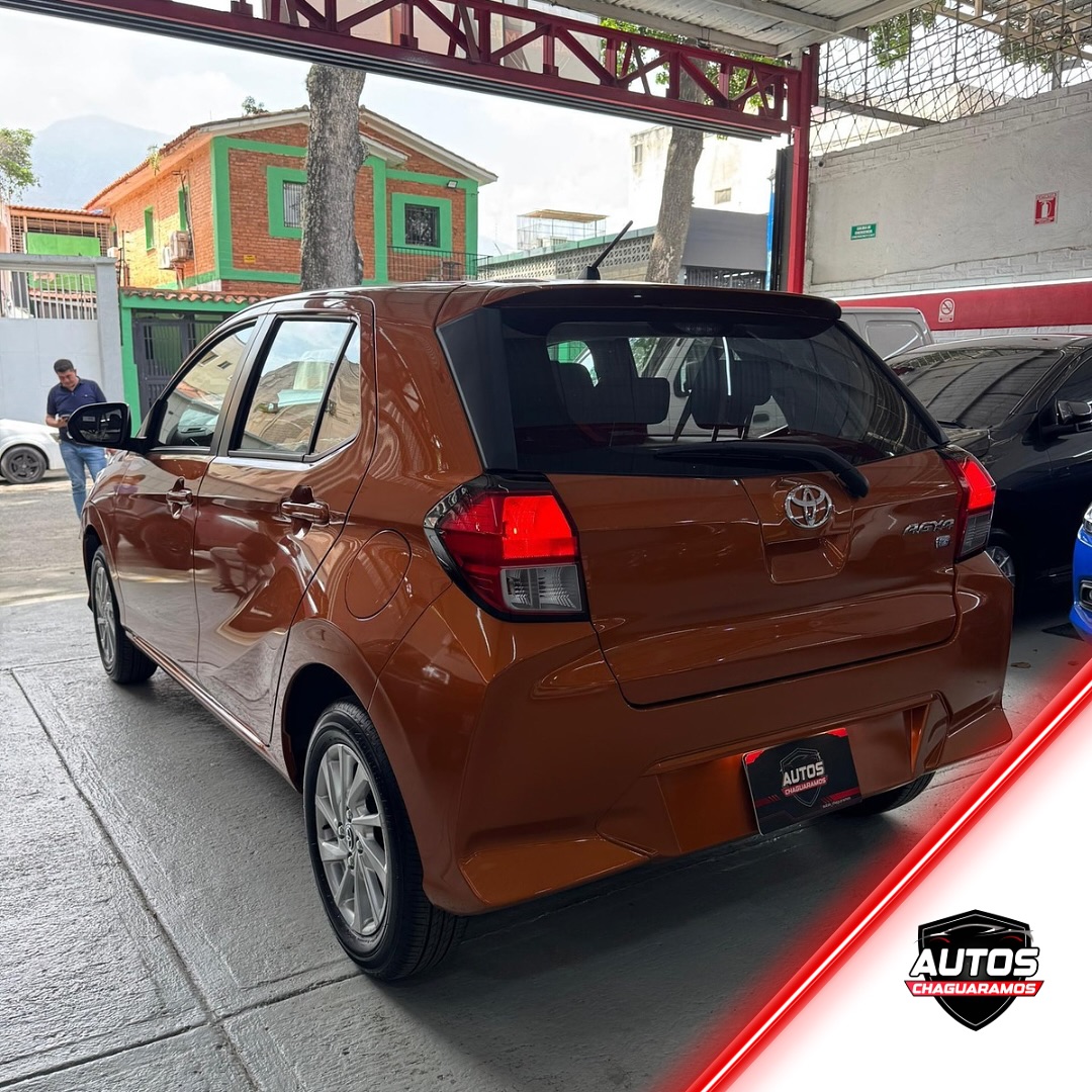 Toyota AGYA 2025 Naranja Caracas
