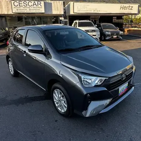 Toyota AGYA 2025 Blanco Caracas