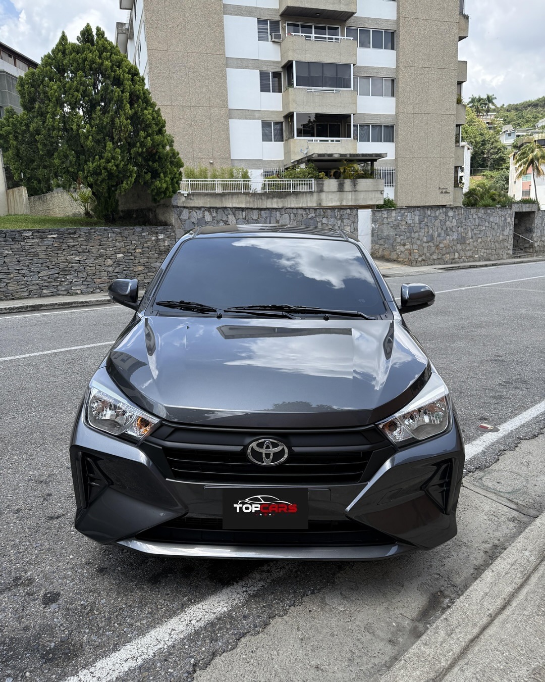 Toyota AGYA 2025 Gris Caracas