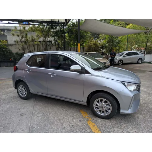 Toyota AGYA 2026 Plateado Caracas