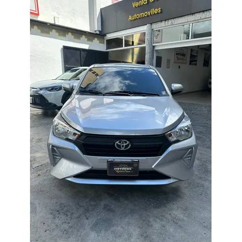 Toyota AGYA 2026 Plateado