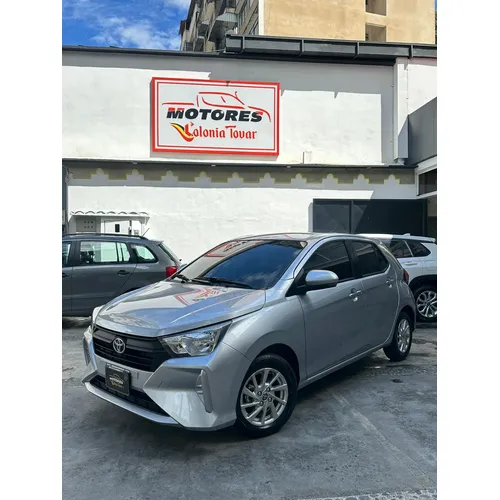 Toyota AGYA 2026 Plateado