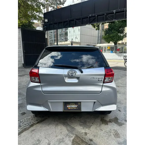 Toyota AGYA 2026 Plateado