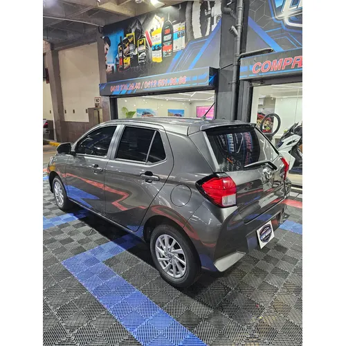 Toyota AGYA 2026 Gris Caracas