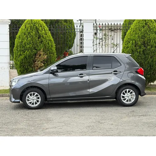 Toyota AGYA 2026 Gris Caracas