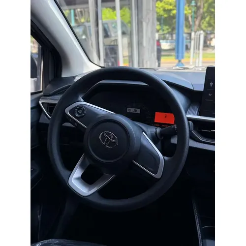 Toyota AGYA 2026 Gris Caracas