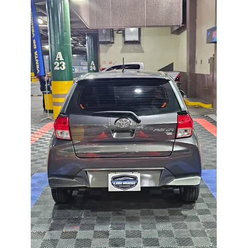 Toyota AGYA 2026 Gris Caracas