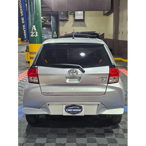 Toyota AGYA 2026 Plateado Caracas