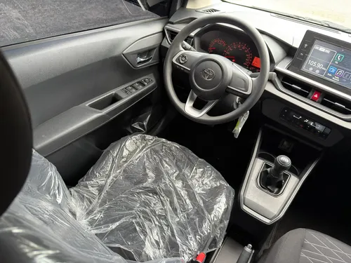 Toyota AGYA 2026 Gris Caracas