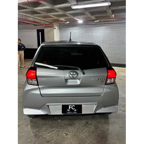 Toyota AGYA 2026 Plateado Caracas