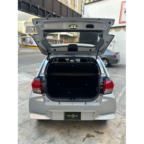 Toyota AGYA 2026 Plateado Caracas