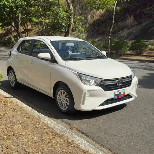 Toyota AGYA 2026 Blanco Caracas