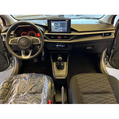 Toyota AGYA 2026 Plateado Caracas