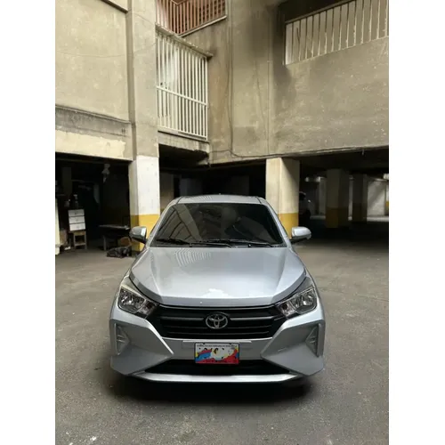 Toyota AGYA 2026 Plateado Caracas