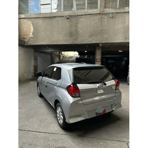 Toyota AGYA 2026 Plateado Caracas