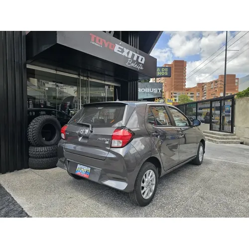 Toyota AGYA 2026 Gris Caracas