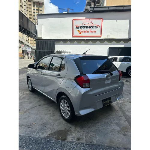 Toyota AGYA 2026 Plateado Caracas