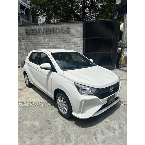 Toyota AGYA 2026 Blanco Caracas