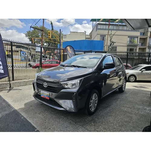 Toyota AGYA 2026 Gris Caracas