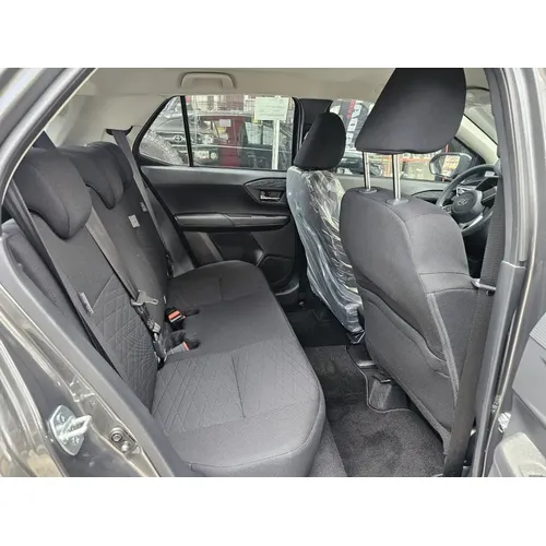 Toyota AGYA 2026 Gris Caracas