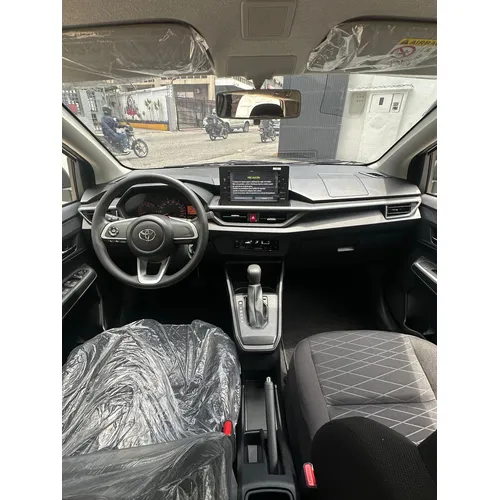 Toyota AGYA 2026 Blanco Caracas