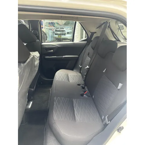 Toyota AGYA 2026 Blanco Caracas