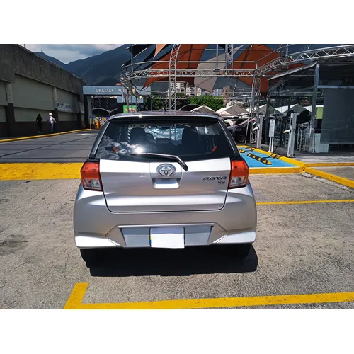 Toyota AGYA 2026 Plateado Caracas