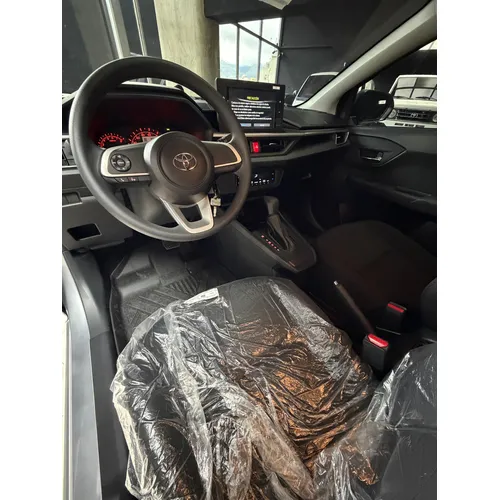 Toyota AGYA 2026 Plateado Caracas
