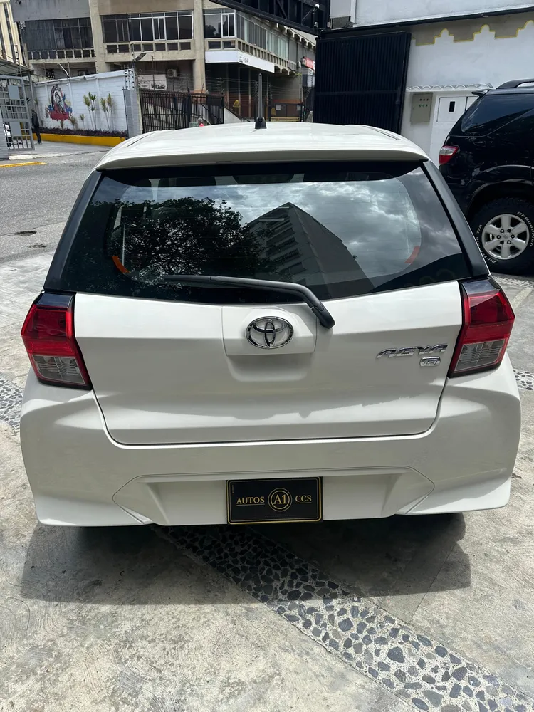 Toyota AGYA 2026 Blanco Caracas
