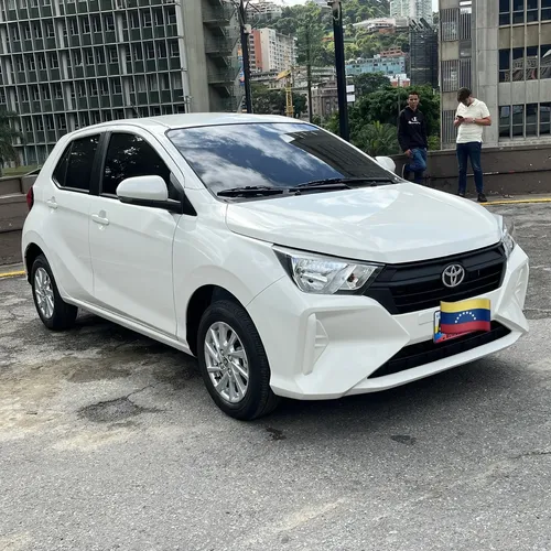 Toyota AGYA 2026 Blanco Caracas