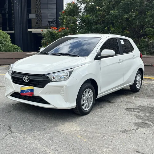 Toyota AGYA 2026 Blanco Caracas