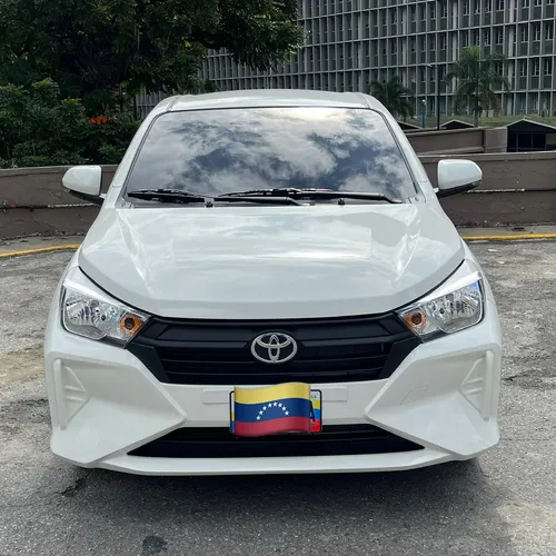 Toyota AGYA 2026 Blanco Caracas
