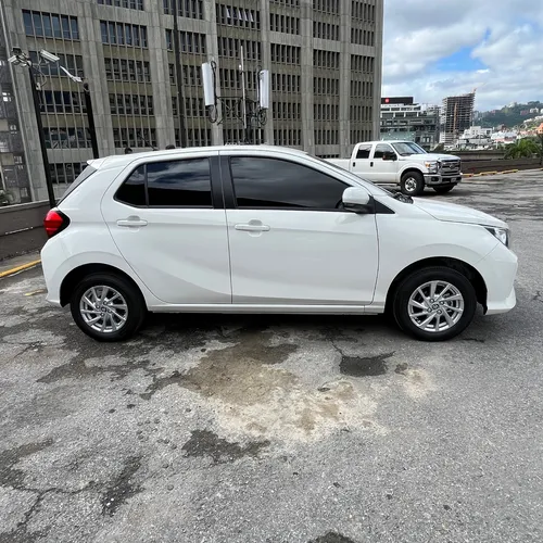 Toyota AGYA 2026 Blanco Caracas