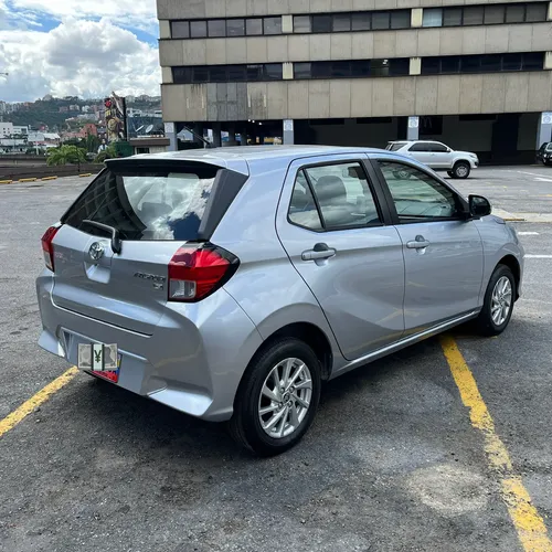 Toyota AGYA 2026 Plateado Caracas